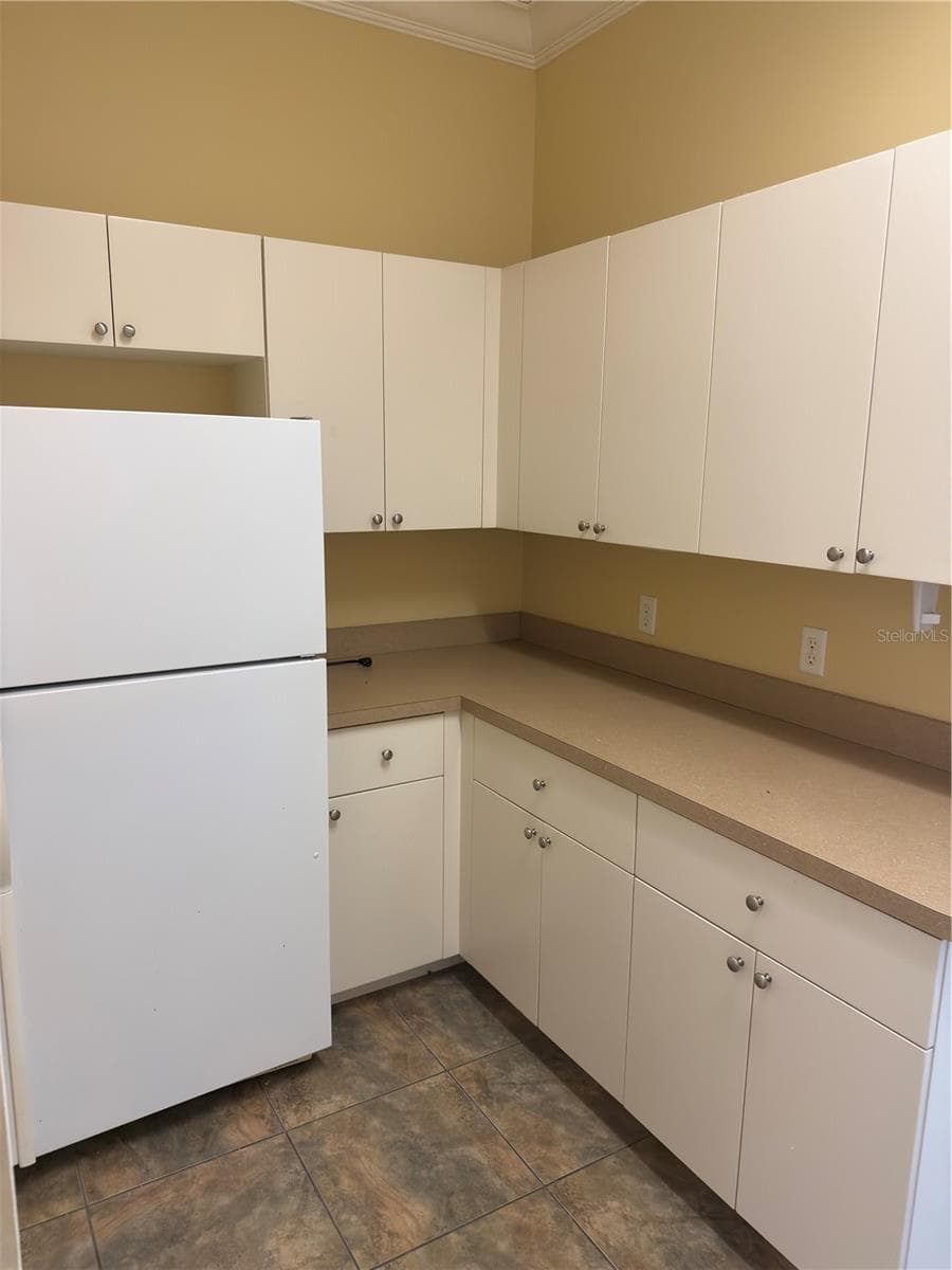 750 TAMIAMI TRAIL — photo 8 of 10