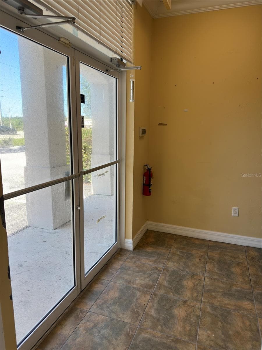 750 TAMIAMI TRAIL — photo 2 of 10