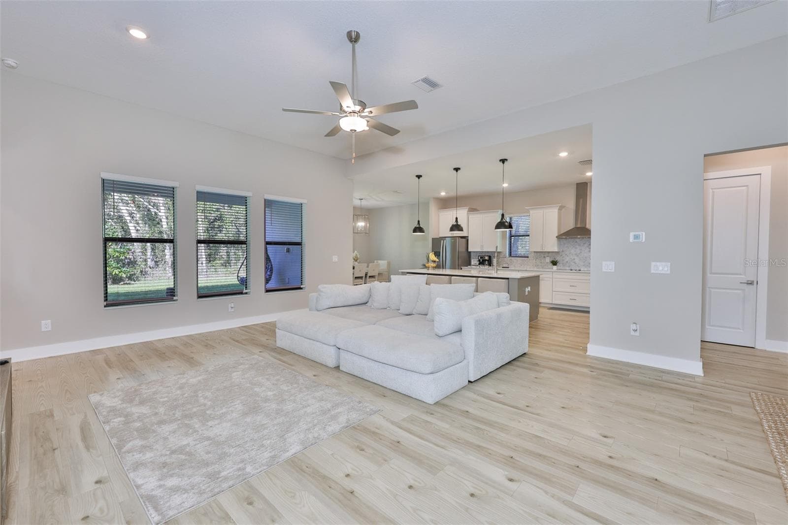 13148 OLDENBURG DRIVE — photo 8 of 48