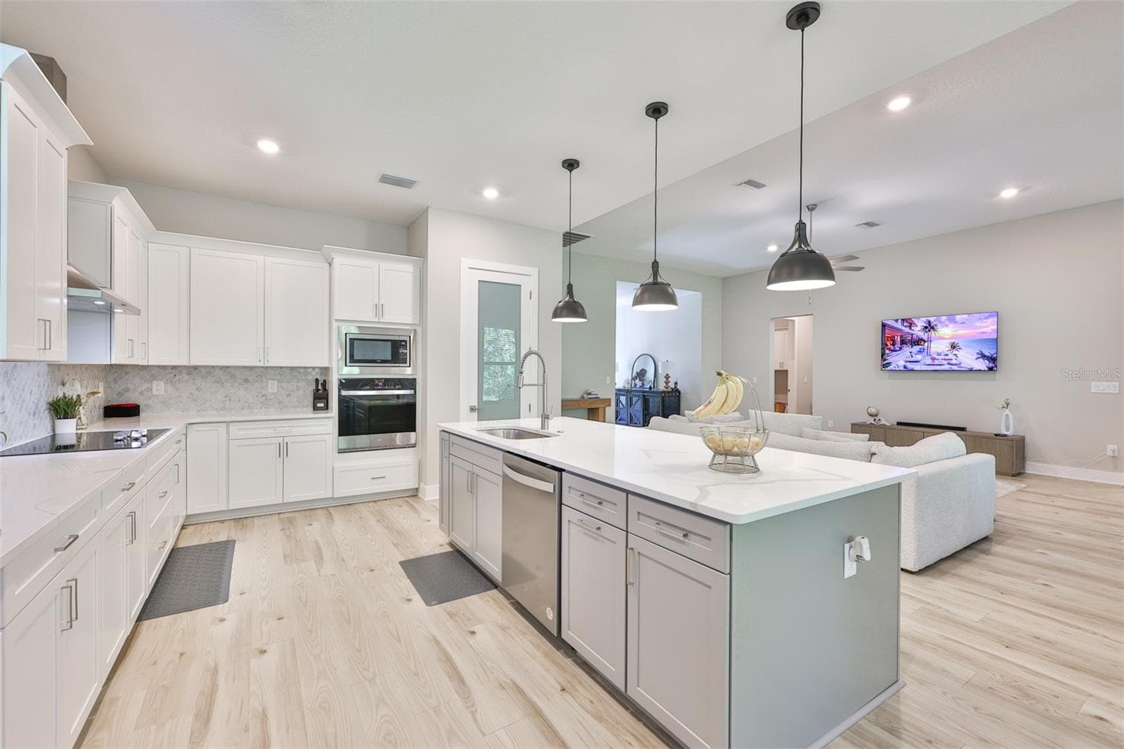 13148 OLDENBURG DRIVE — photo 15 of 48
