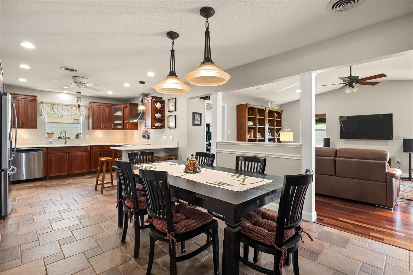 616 BRECHIN DRIVE — photo 8 of 44