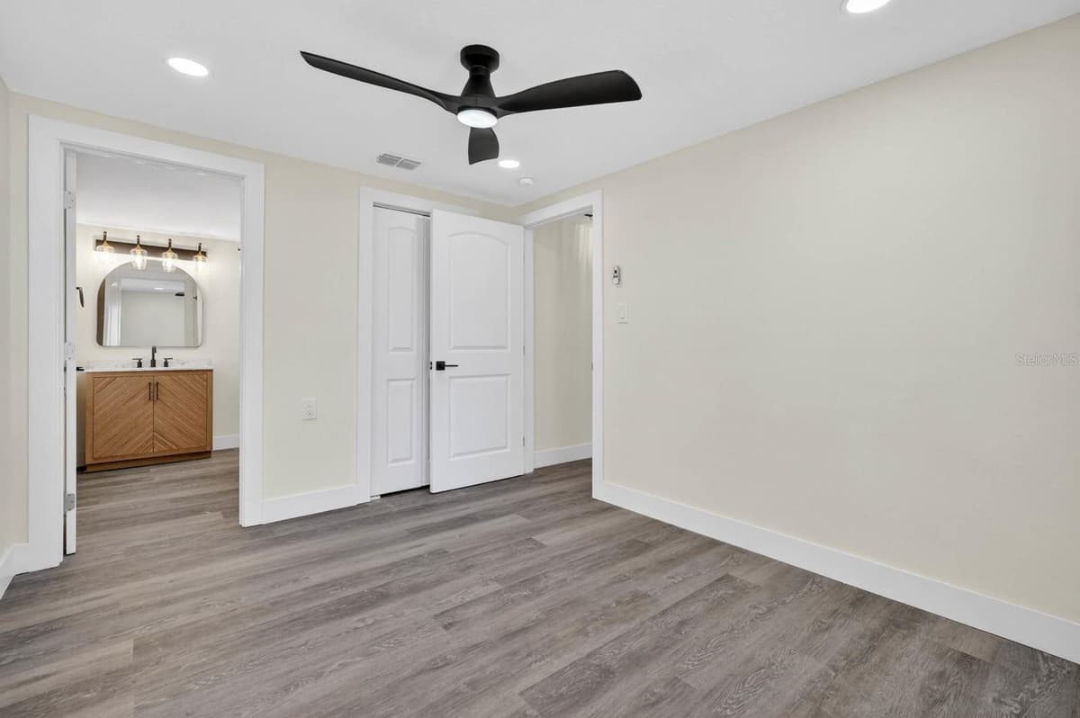 246 WILLOW PLACE — photo 15 of 39