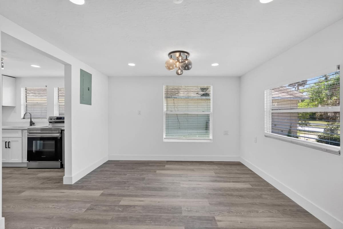 246 WILLOW PLACE — photo 13 of 39