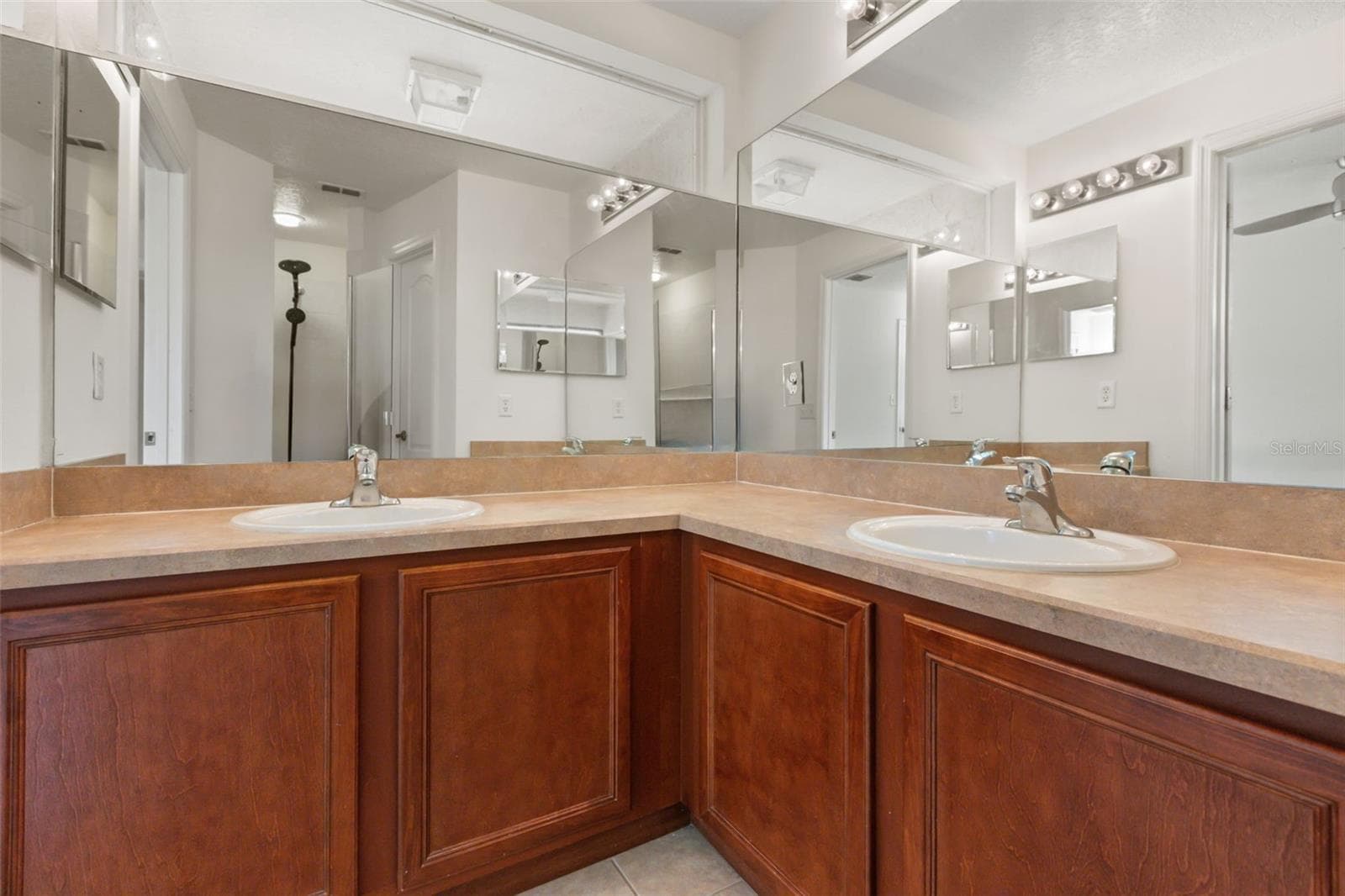 520 MAJESTIC WAY — photo 14 of 29