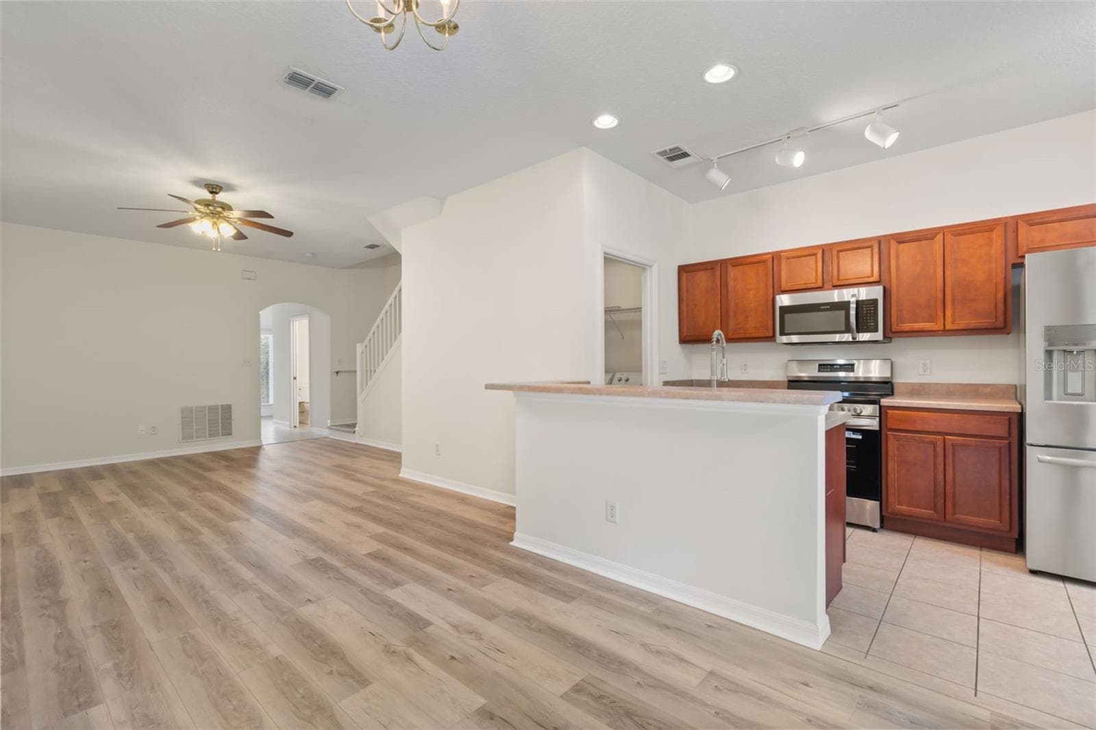 520 MAJESTIC WAY — photo 6 of 29