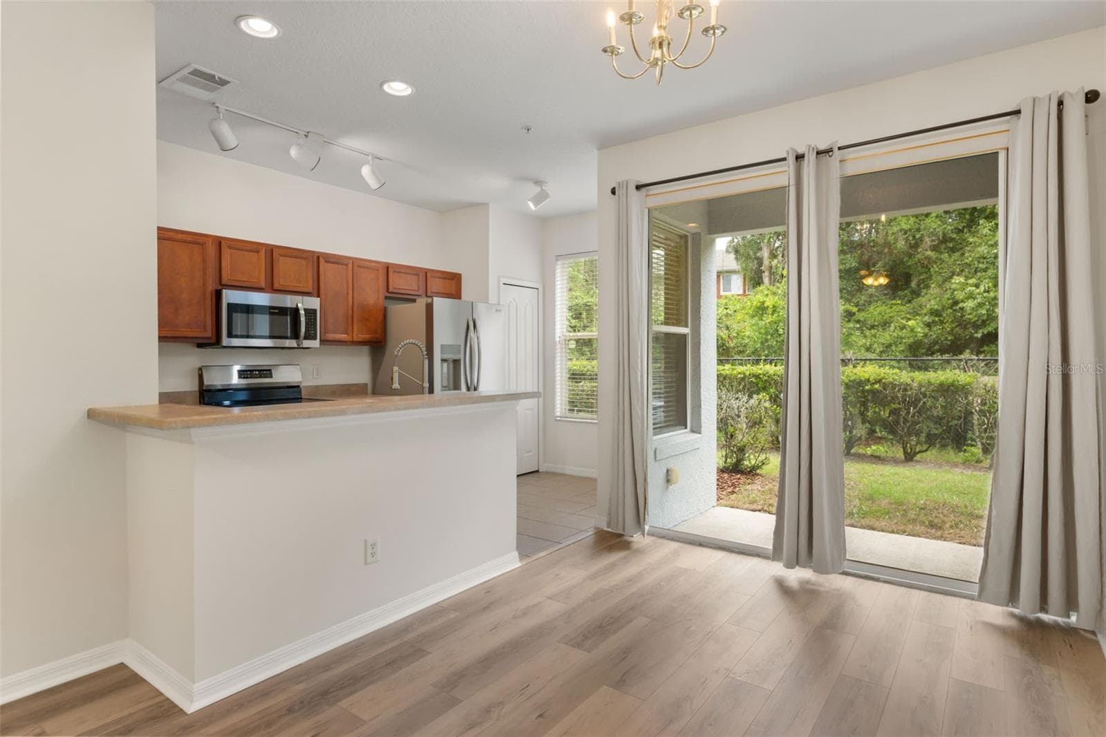 520 MAJESTIC WAY — photo 7 of 29
