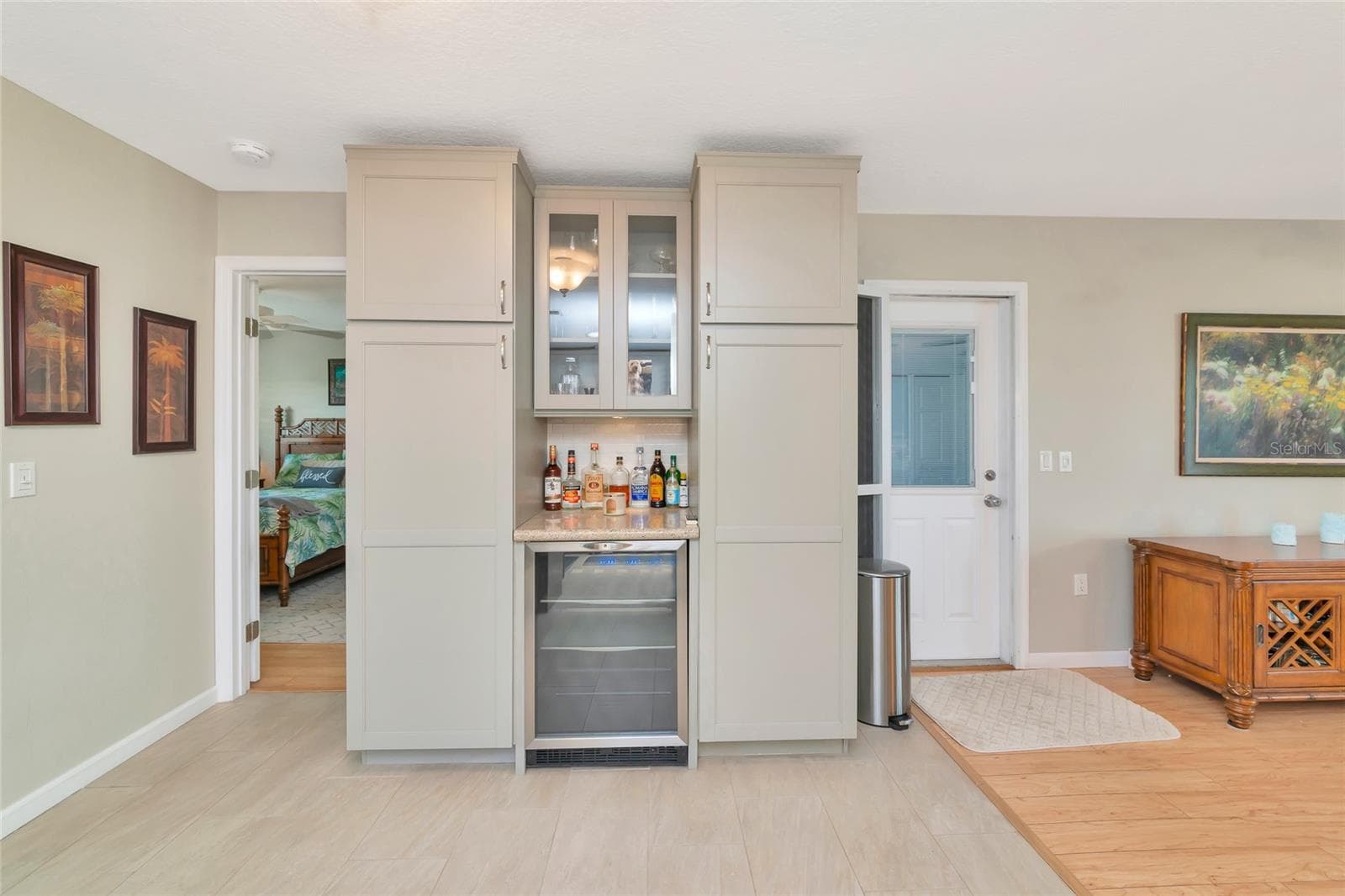 422 CIRCLEWOOD DRIVE — photo 12 of 40