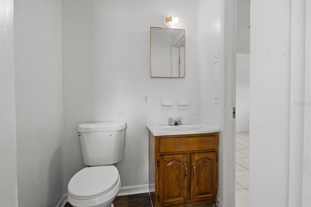 844 CHAMBERLAIN BOULEVARD — photo 28 of 38