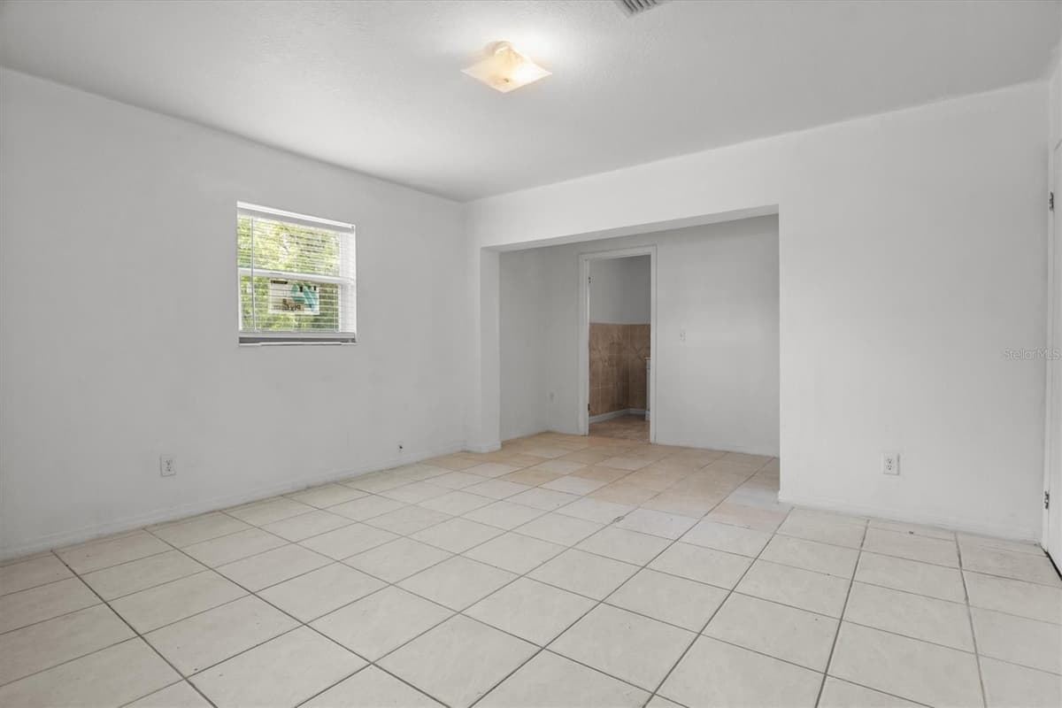 844 CHAMBERLAIN BOULEVARD — photo 14 of 38