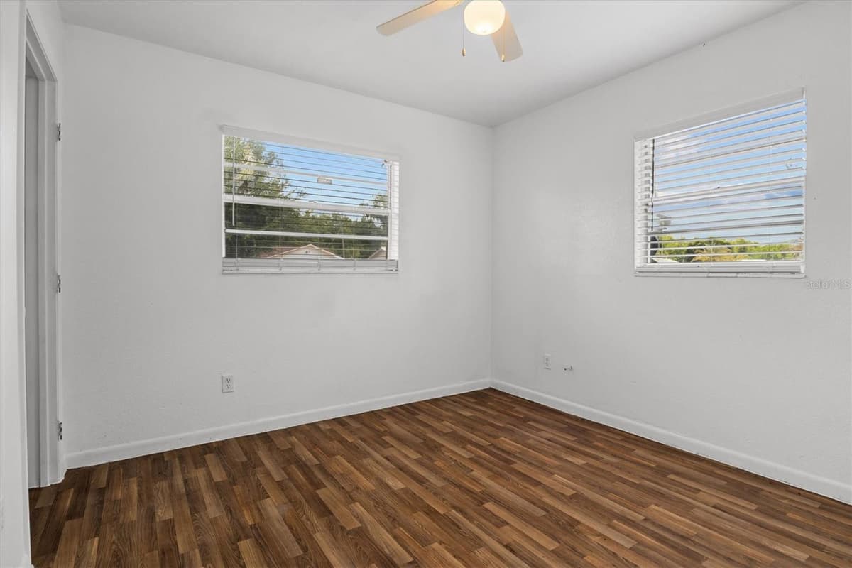 844 CHAMBERLAIN BOULEVARD — photo 22 of 38