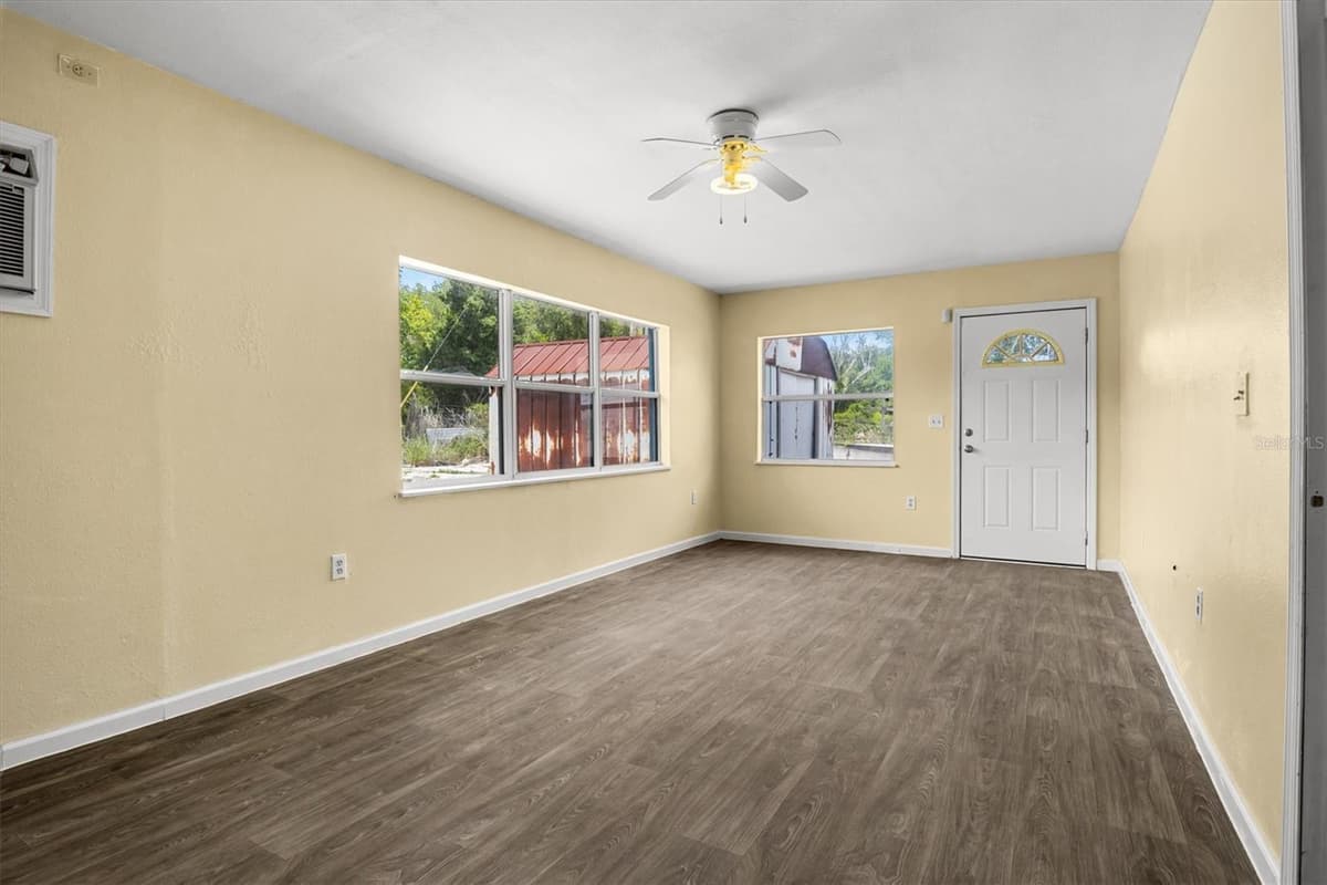 844 CHAMBERLAIN BOULEVARD — photo 24 of 38