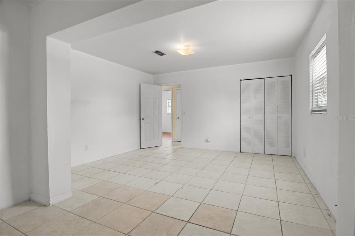 844 CHAMBERLAIN BOULEVARD — photo 15 of 38
