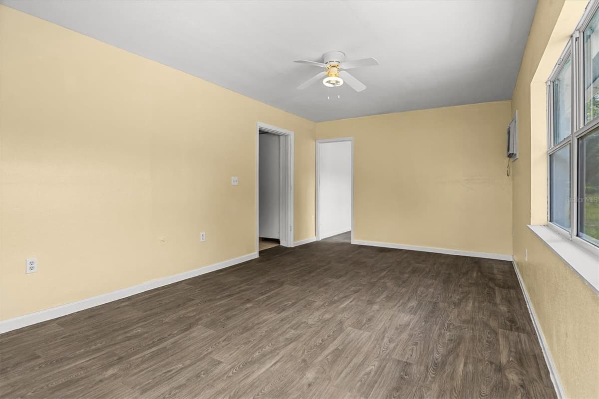 844 CHAMBERLAIN BOULEVARD — photo 25 of 38