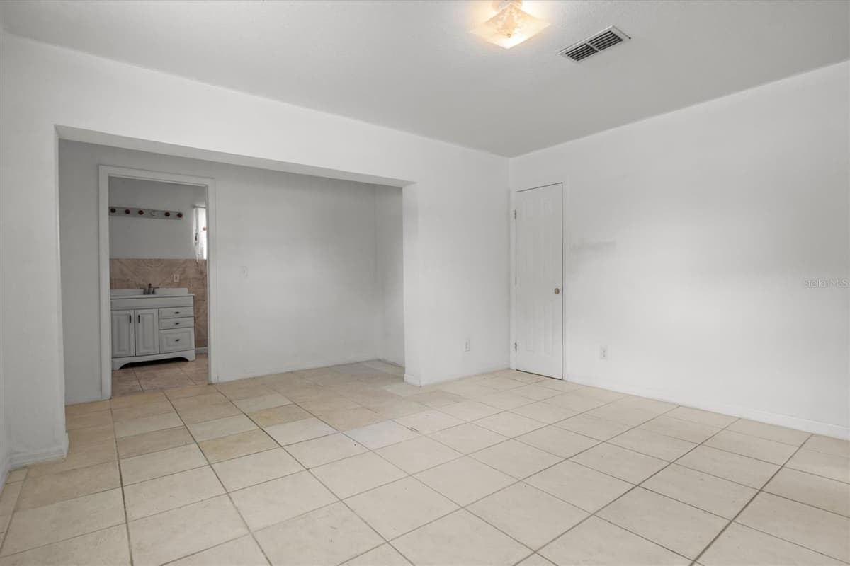 844 CHAMBERLAIN BOULEVARD — photo 16 of 38
