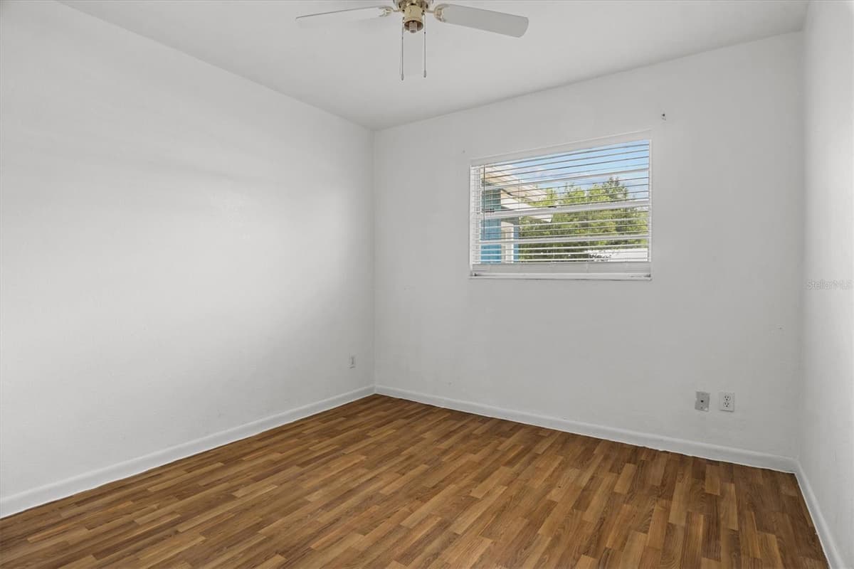 844 CHAMBERLAIN BOULEVARD — photo 20 of 38