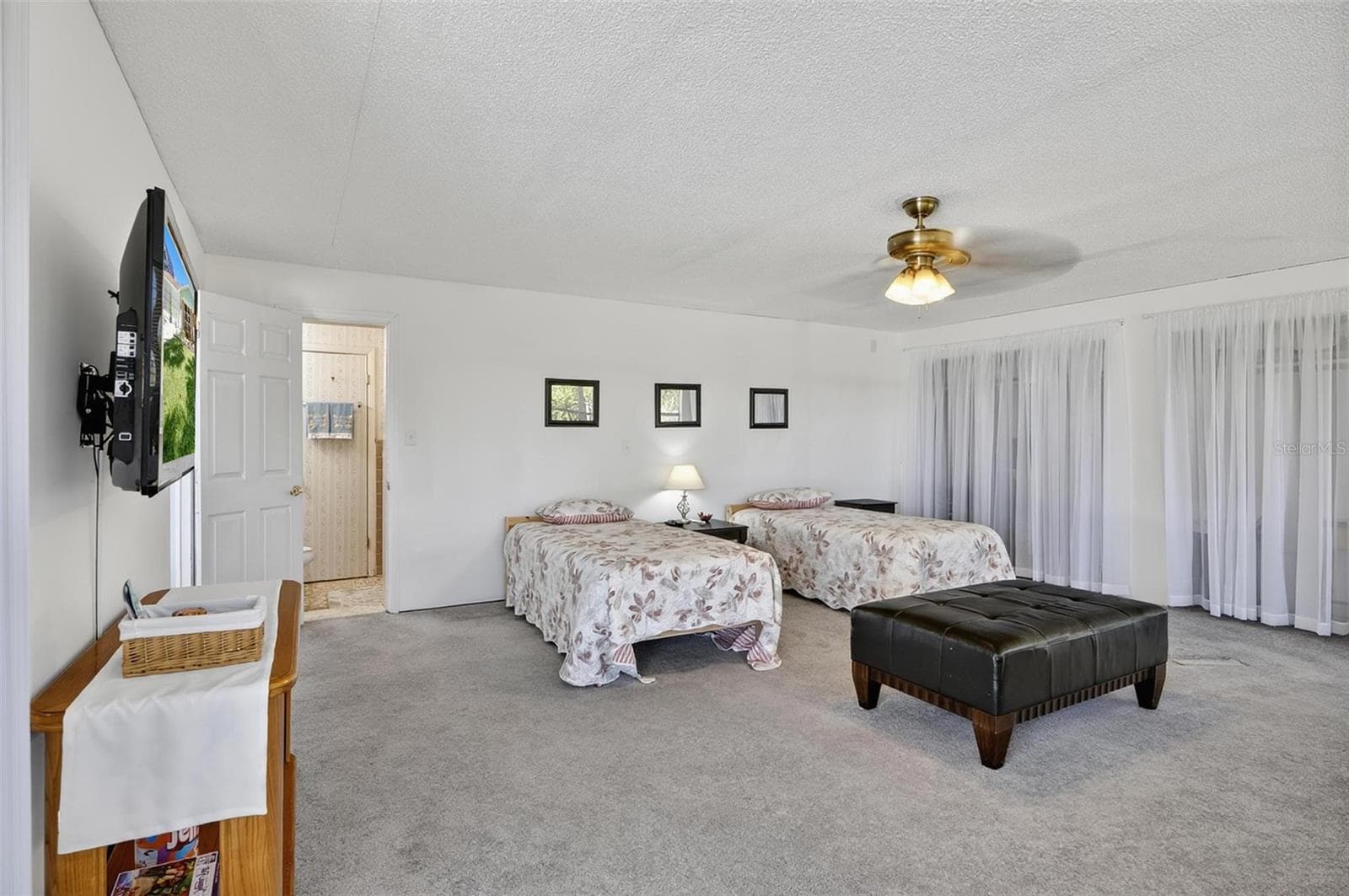420 LAMBERT AVENUE — photo 21 of 63