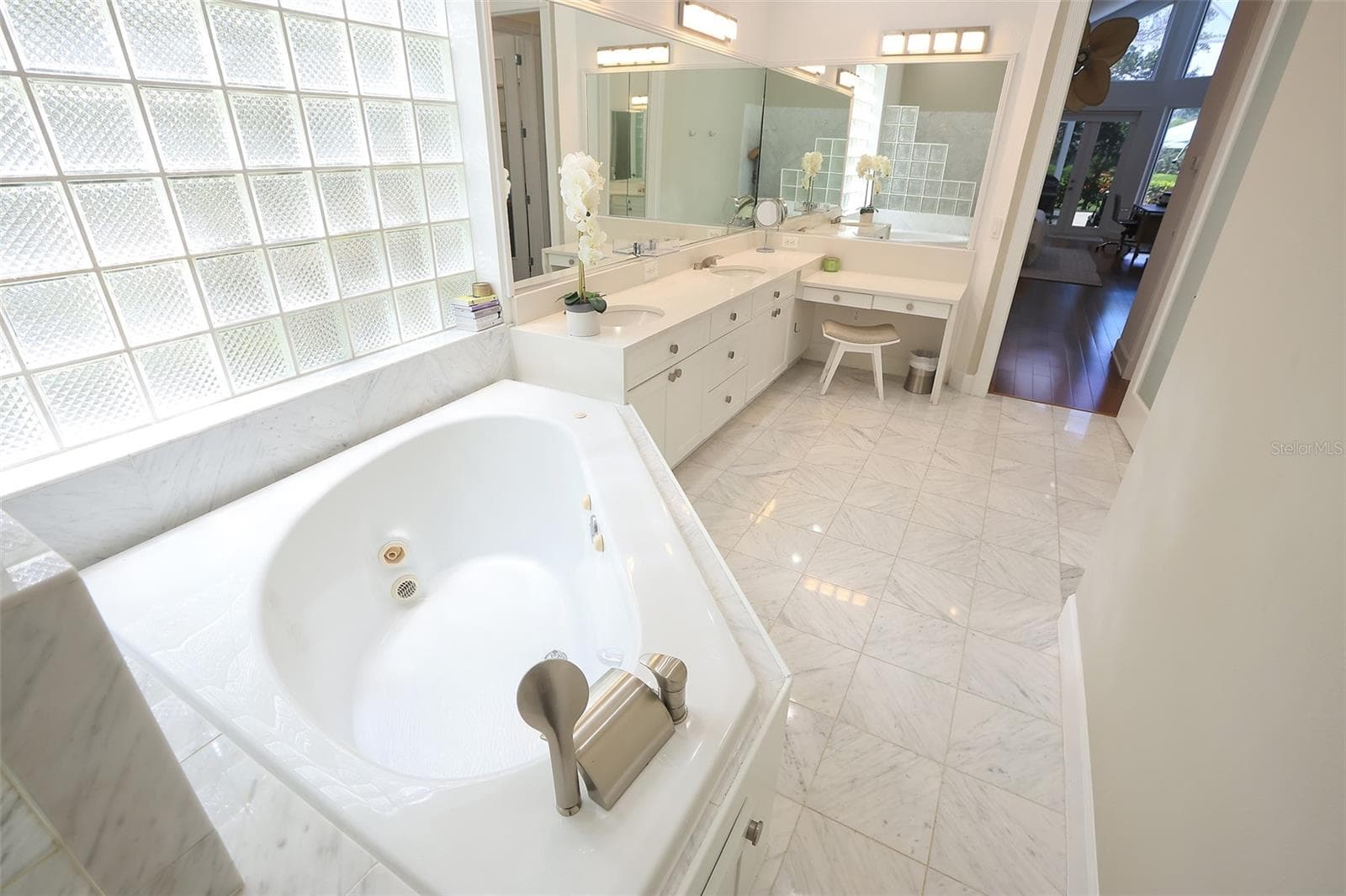 3527 FAIR OAKS LANE — photo 30 of 90