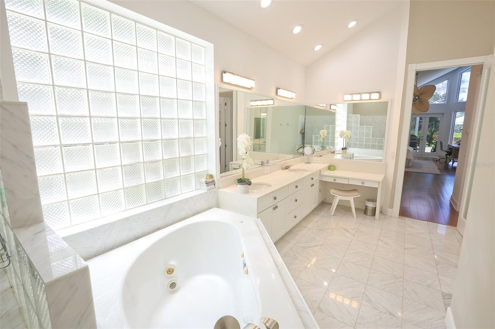 3527 FAIR OAKS LANE — photo 31 of 90