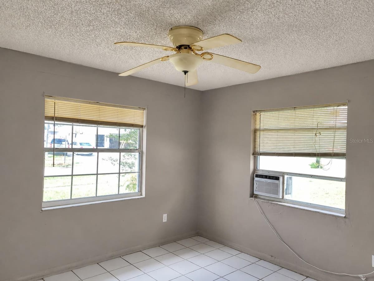 765 HIGHLAND DRIVE — photo 7 of 10