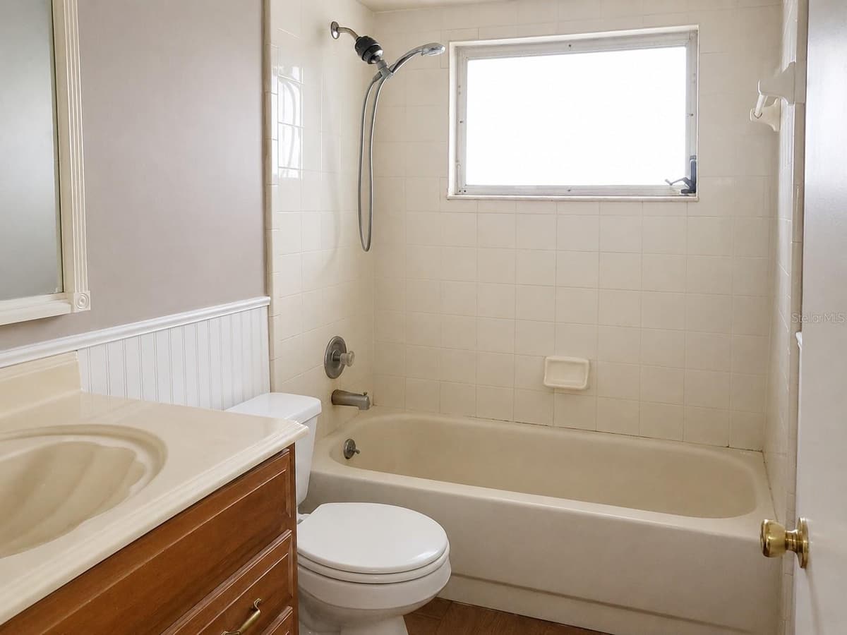 765 HIGHLAND DRIVE — photo 6 of 10