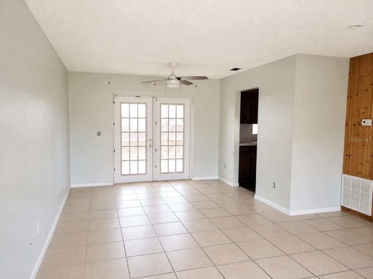 765 HIGHLAND DRIVE — photo 3 of 10