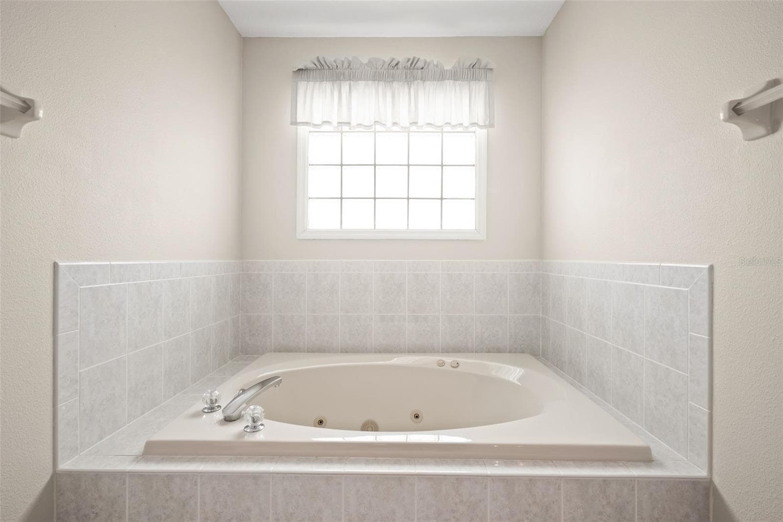 4263 TAHITI DRIVE — photo 24 of 58