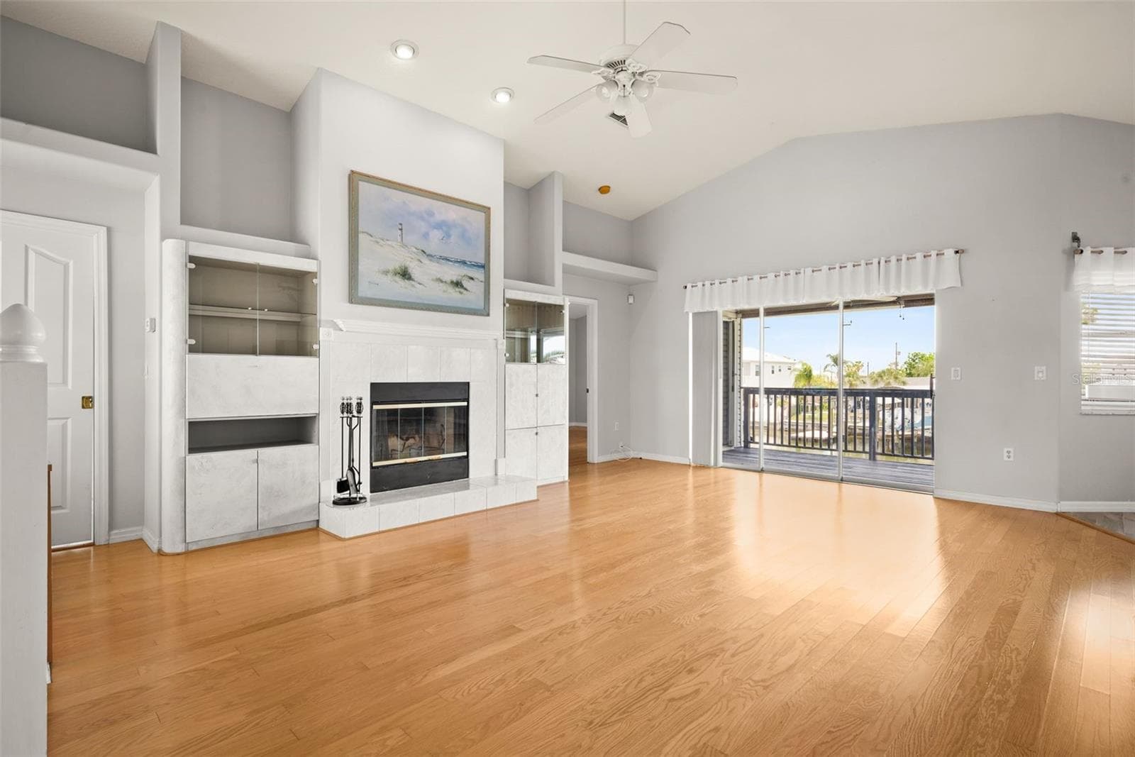 4263 TAHITI DRIVE — photo 6 of 58