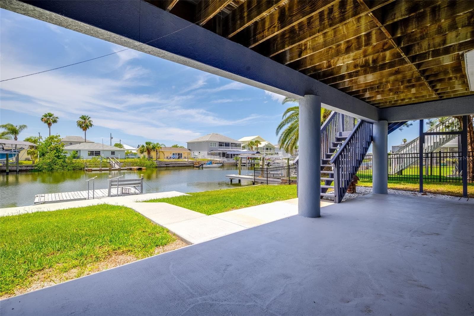 4263 TAHITI DRIVE — photo 32 of 58