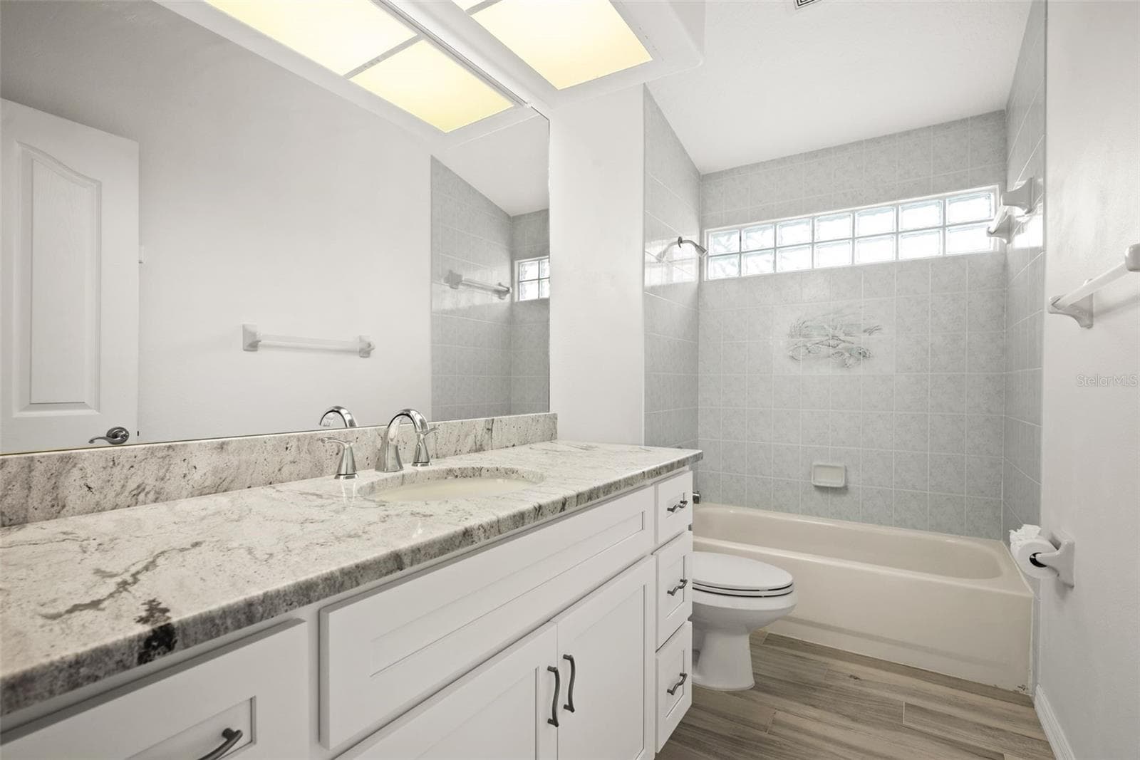 4263 TAHITI DRIVE — photo 17 of 58