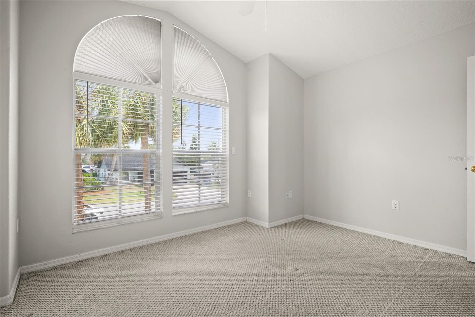 4263 TAHITI DRIVE — photo 15 of 58