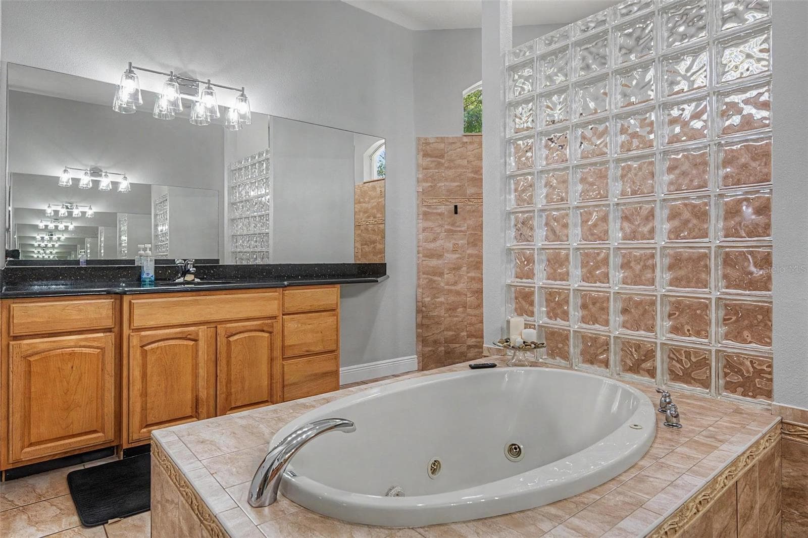 10933 PINTO DRIVE — photo 14 of 66
