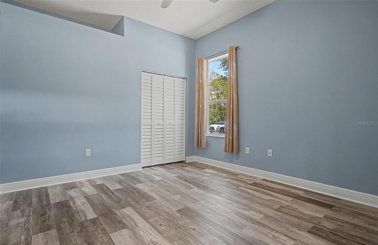 10933 PINTO DRIVE — photo 31 of 66