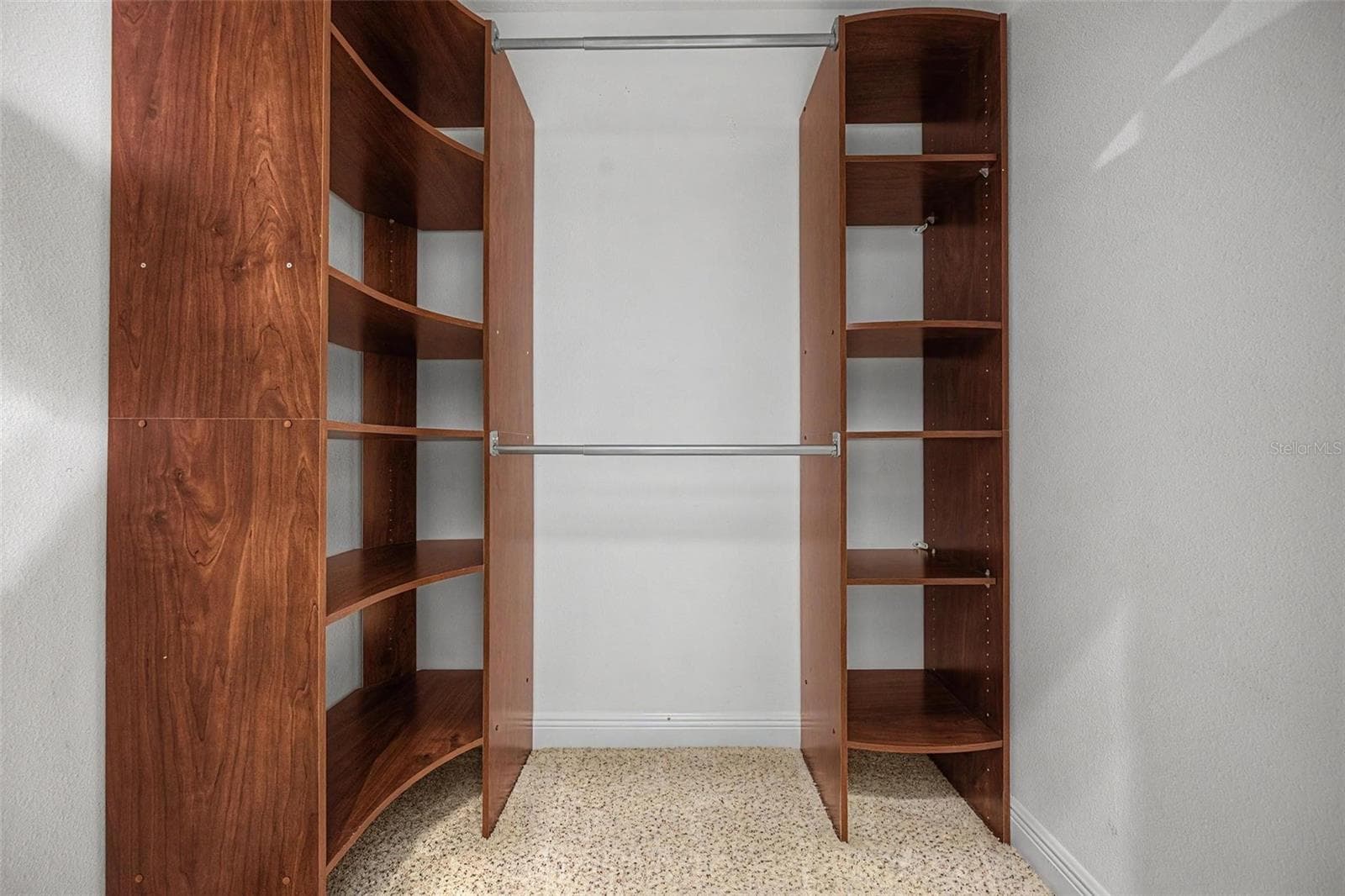 10933 PINTO DRIVE — photo 16 of 66