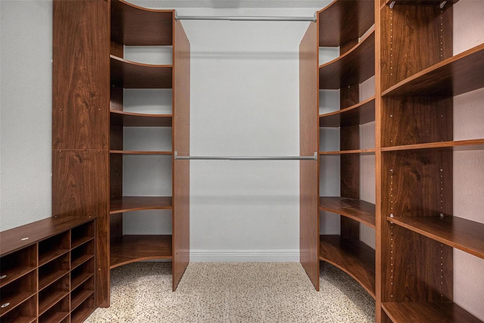 10933 PINTO DRIVE — photo 17 of 66
