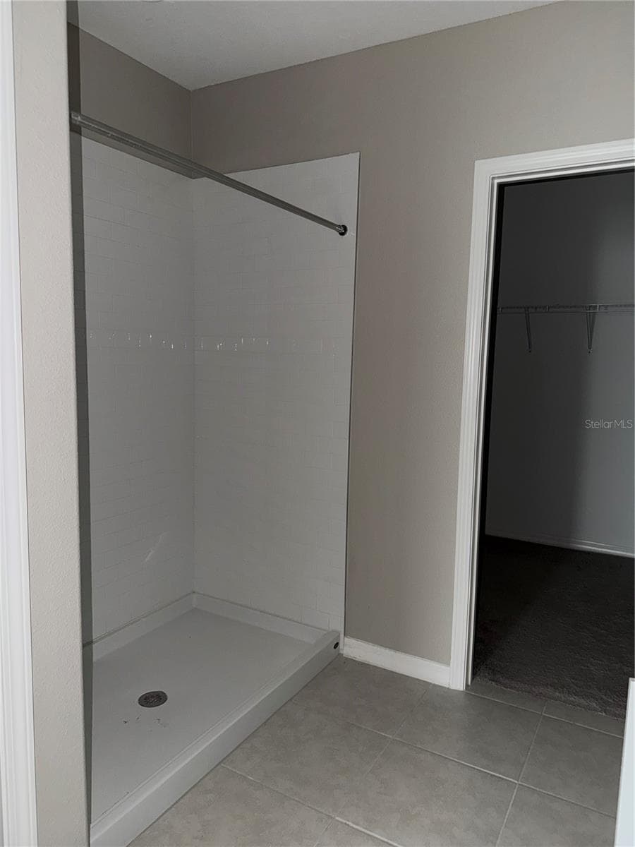 15434 MILLER CREEK DRIVE — photo 8 of 25
