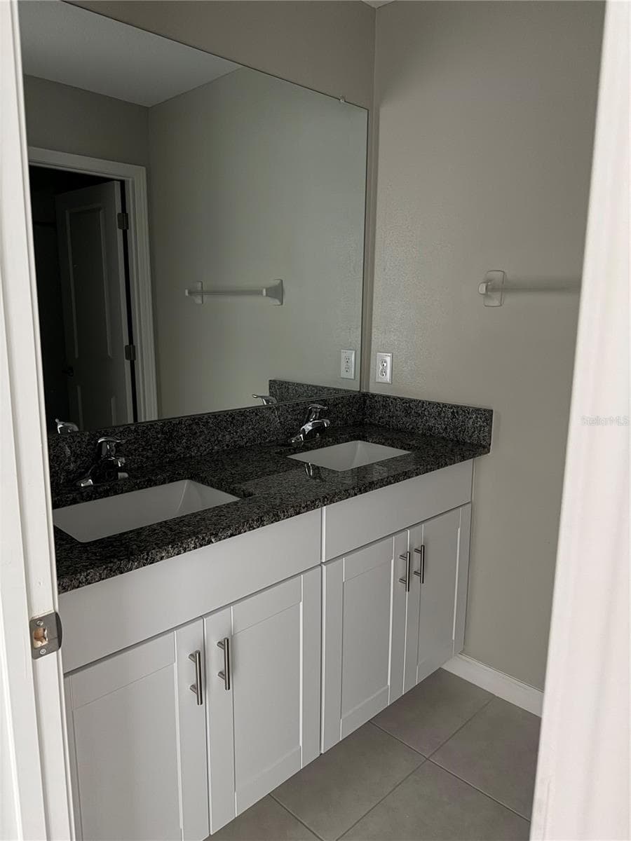 15434 MILLER CREEK DRIVE — photo 16 of 25