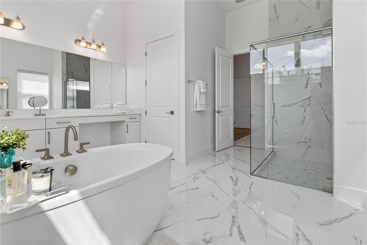 16044 PENDIO DRIVE — photo 44 of 70