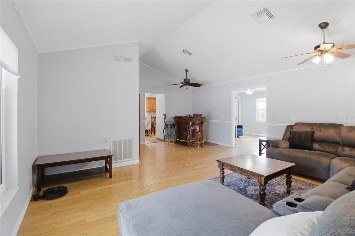 602 LAKE DRIVE — photo 4 of 28