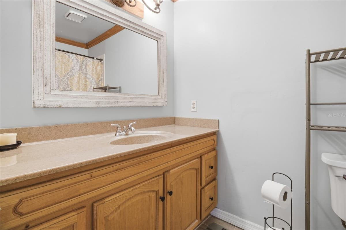 602 LAKE DRIVE — photo 17 of 28
