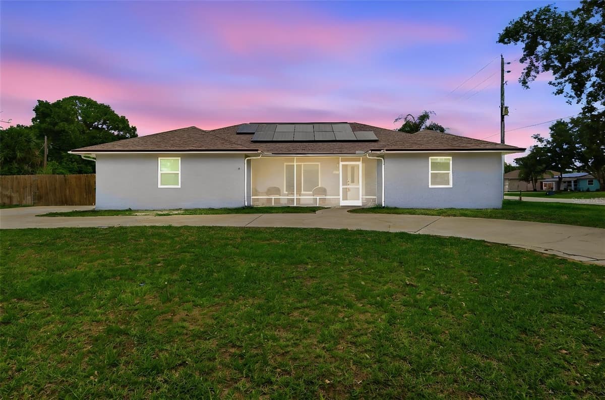 602 LAKE DRIVE — photo 1 of 28