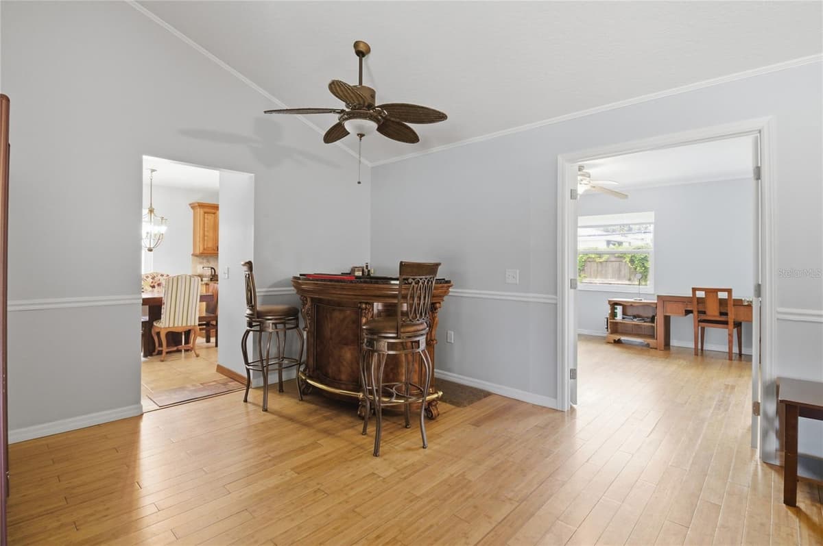 602 LAKE DRIVE — photo 11 of 28