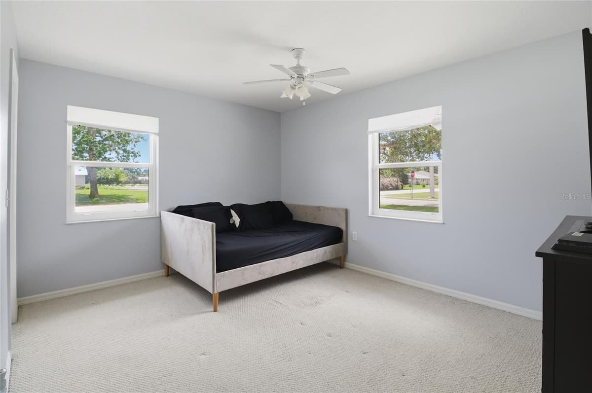 602 LAKE DRIVE — photo 18 of 28