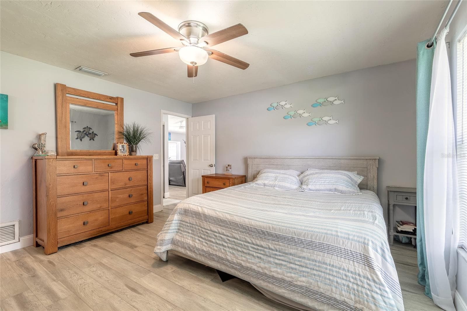2616 WOODLAND DRIVE — photo 4 of 29