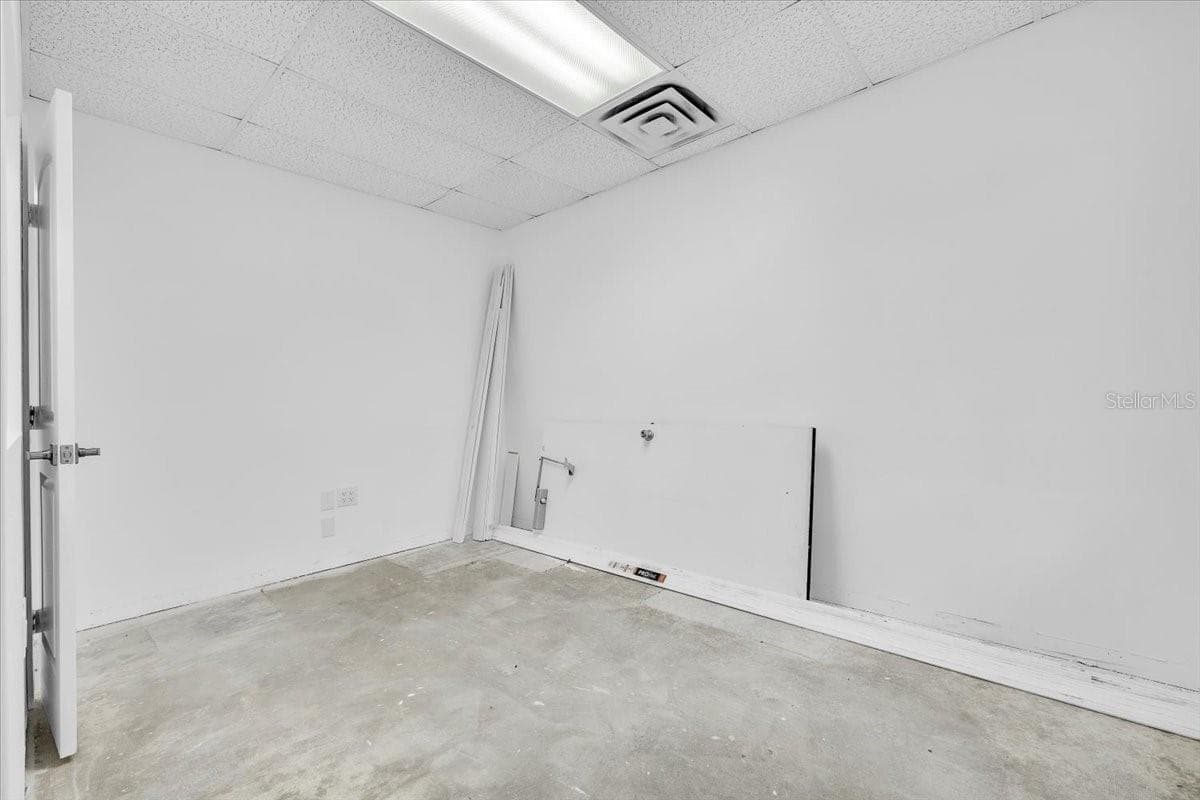 3300 TAMIAMI TRAIL — photo 33 of 45