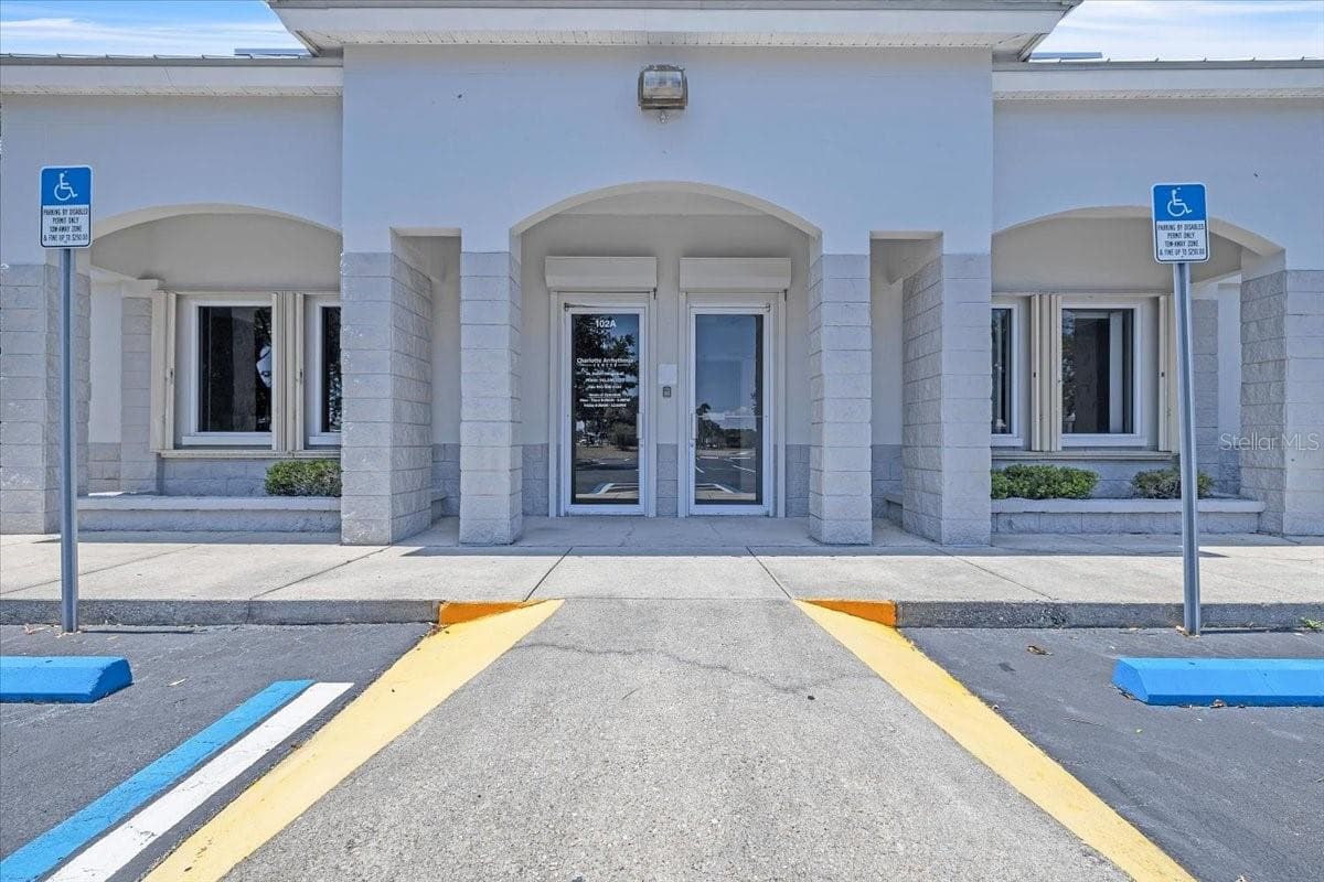 3300 TAMIAMI TRAIL — photo 3 of 45
