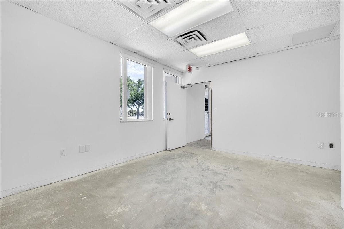3300 TAMIAMI TRAIL — photo 35 of 45