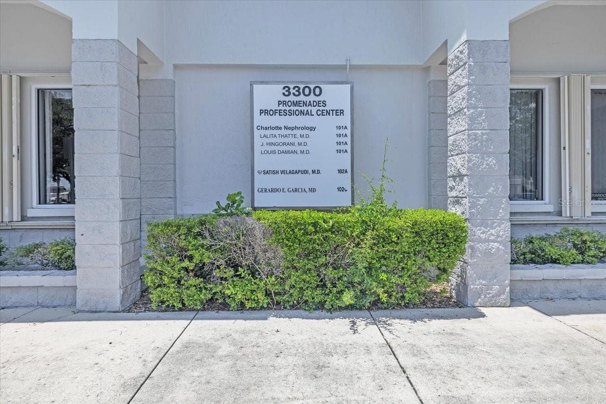 3300 TAMIAMI TRAIL — photo 39 of 45