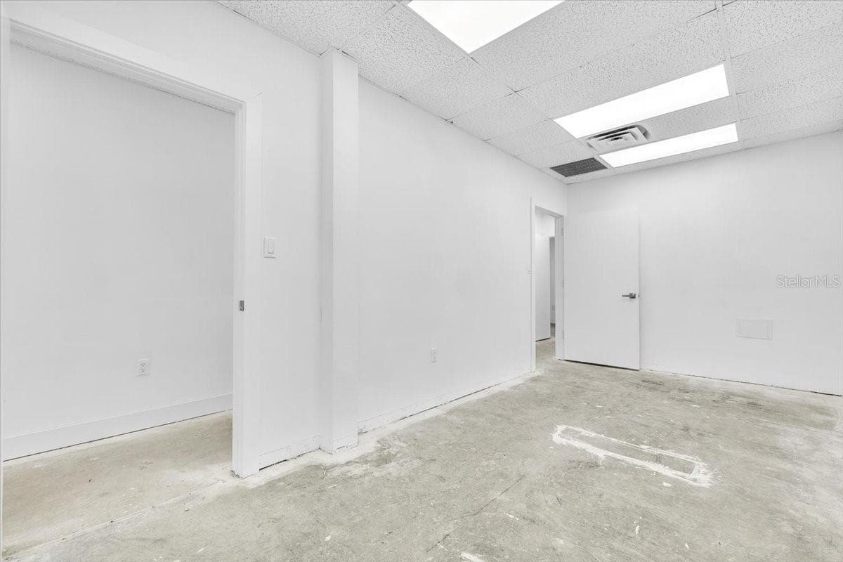 3300 TAMIAMI TRAIL — photo 13 of 45