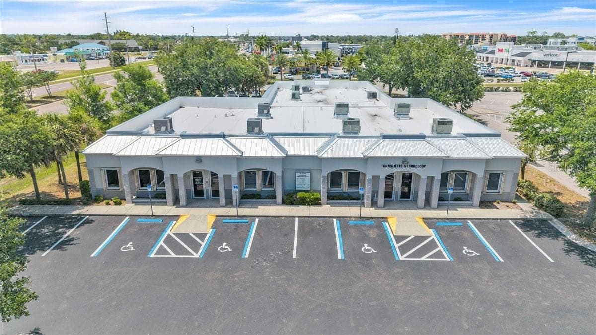 3300 TAMIAMI TRAIL — photo 1 of 45
