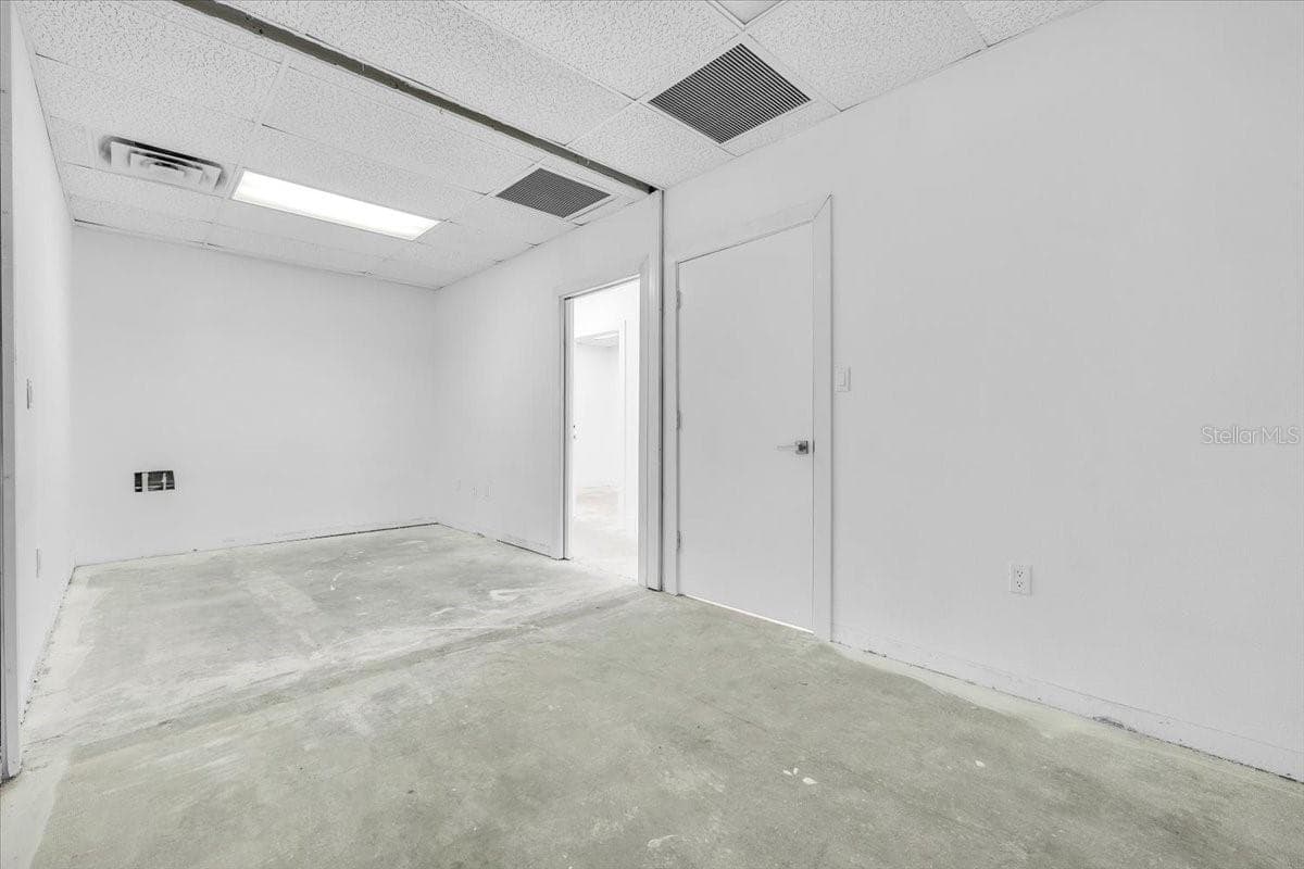 3300 TAMIAMI TRAIL — photo 15 of 45
